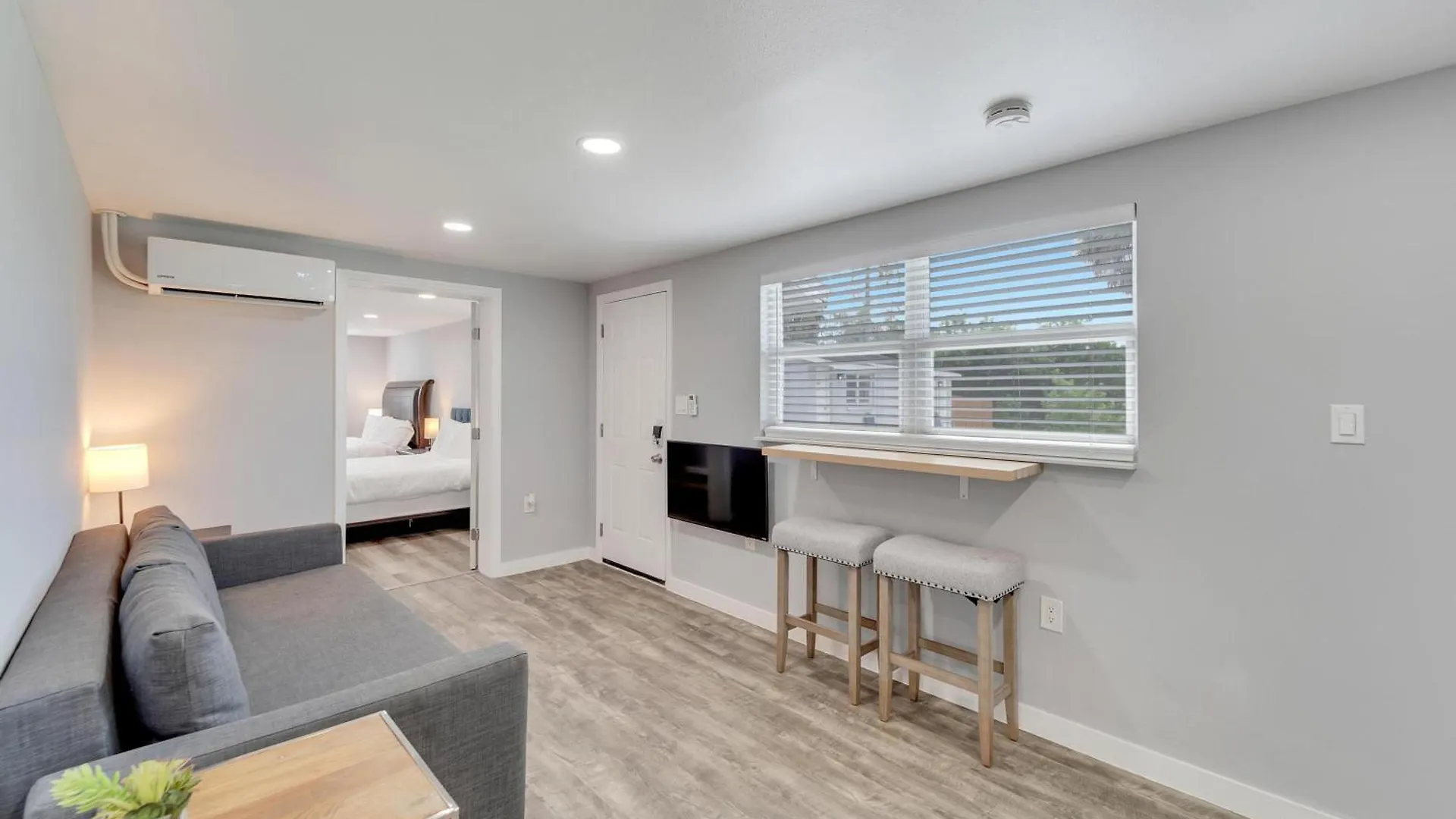 8820 Rocky Creek Drive Unit B Villa Tampa