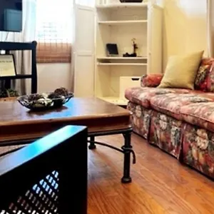 House Close To Downtown, Airport, Raymond Stadium, And Many Places Tampa
